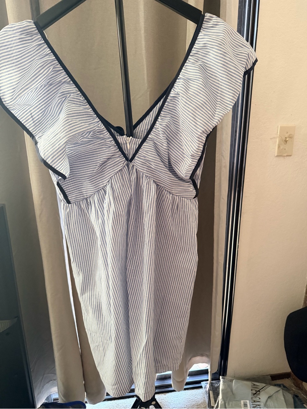 V-neck striped dress - M (never worn) - Picture 5 of 5